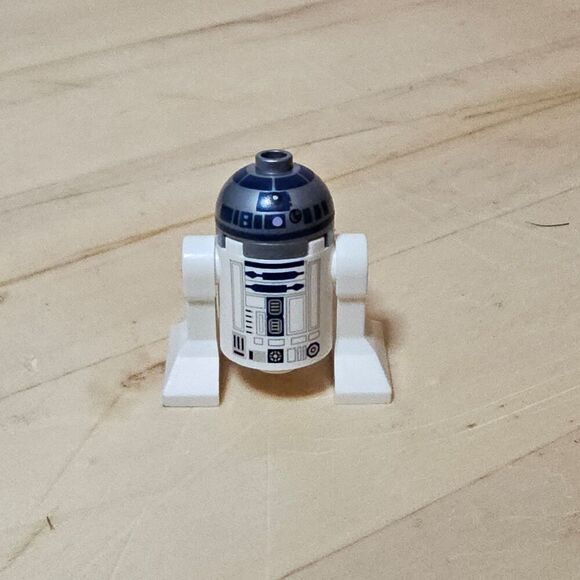 Vintage Lego Minifigure R2-D2 Droid Star Wars Dated 1999 On Leg - Picture 1 of 5